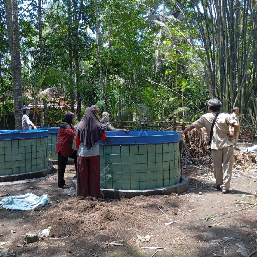 Kunjungan Dinas Kelautan dan Perikanan ke Pokdakan Wanita Gandu Nomporejo